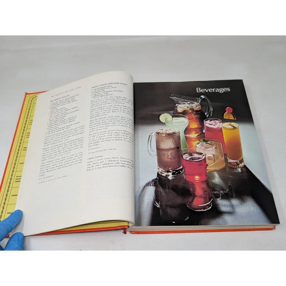 Betty‎ Crocker's Cookbook 1975 25th printing Hardcover VTG 1969 Red Pie Cover